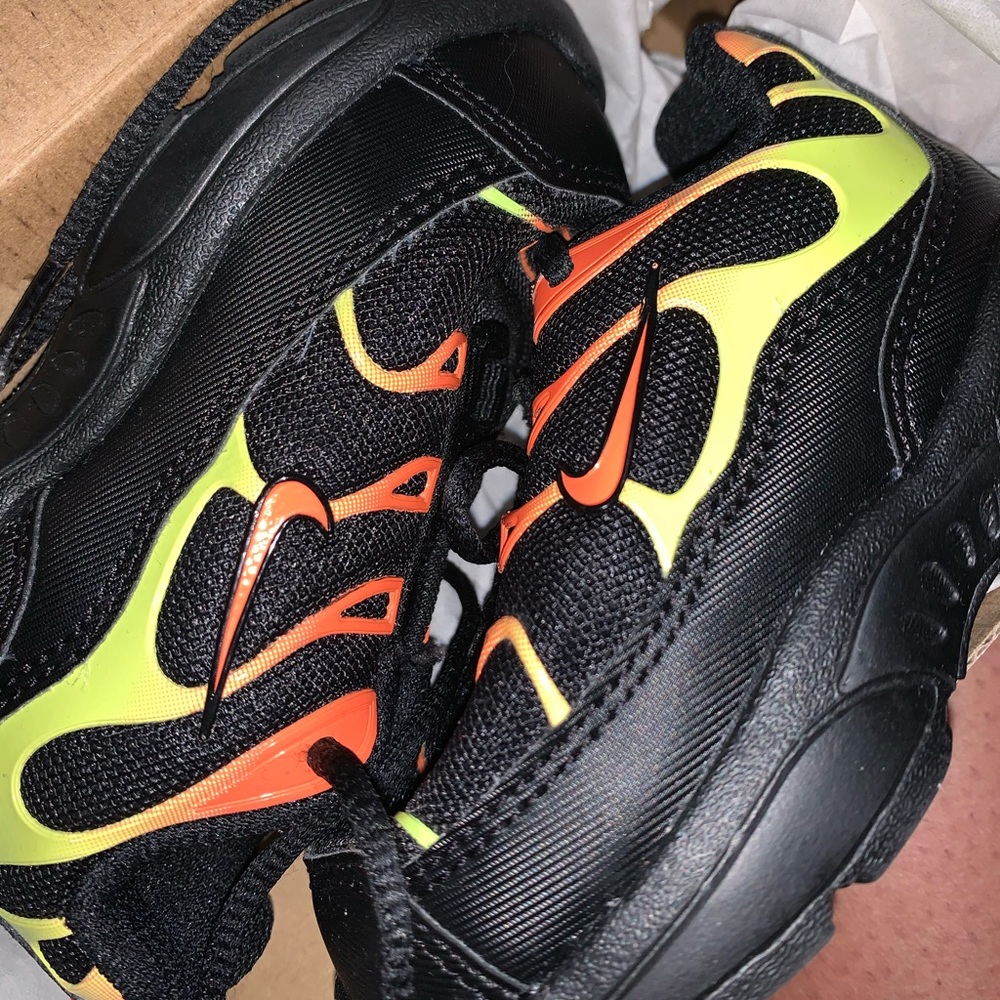 NIKE AIR MAX PLUS SIZE 4C